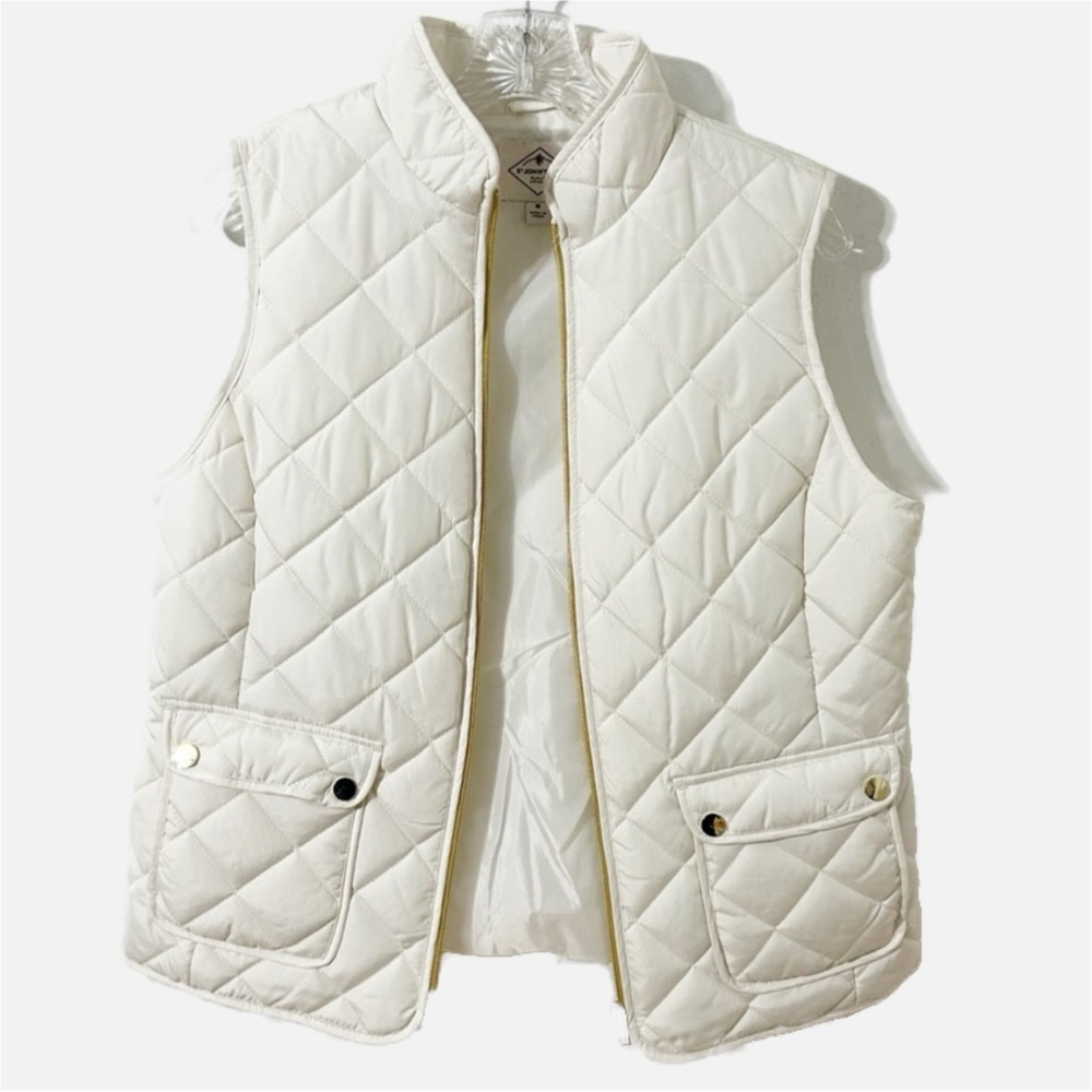 St. John’s Bay Insulated Lightweight Front Zip Diamond Quilted Puffer Vest 🤍💛